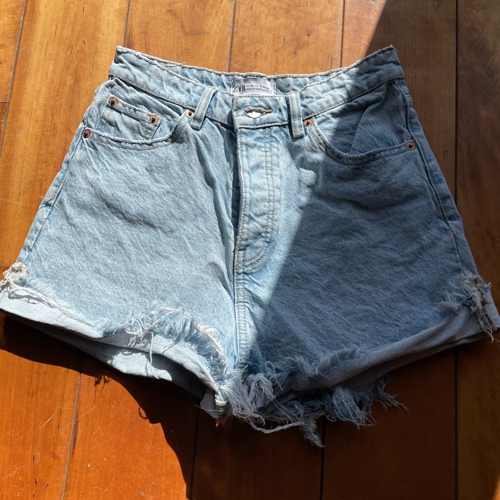 high wasted Zara shorts